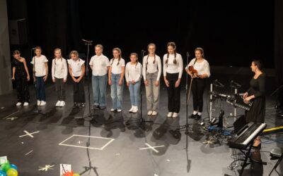 8. FESTIVAL DJEČJEG GLAZBENOG STVARALAŠTVA: Prvi nastup našeg školskog zbora i instrumentalista na ovom Festivalu!