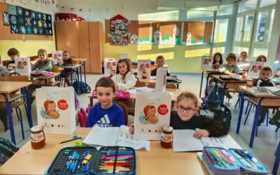 ŠKOLSKI MEDNI DAN: Da nam je biti pčela na jedan dan