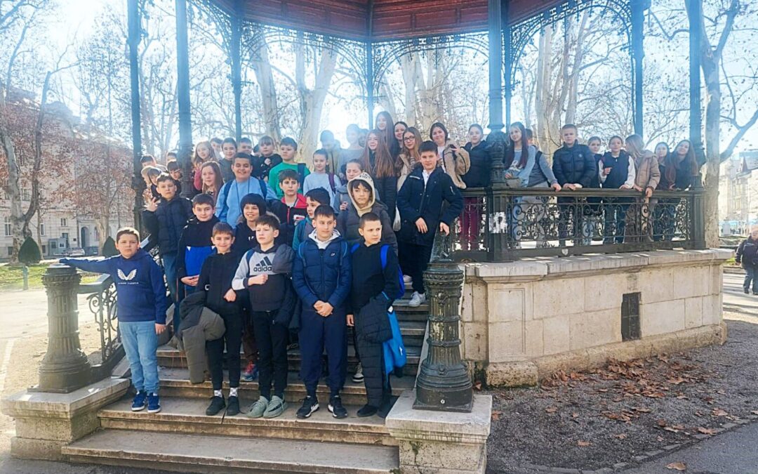 ŠETNJA KROZ POVIJEST: Petaši posjetili Arheološki muzej i Gornji grad